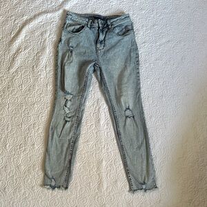 No Boundaries Women's Distressed Light Gray Skinny Jeans